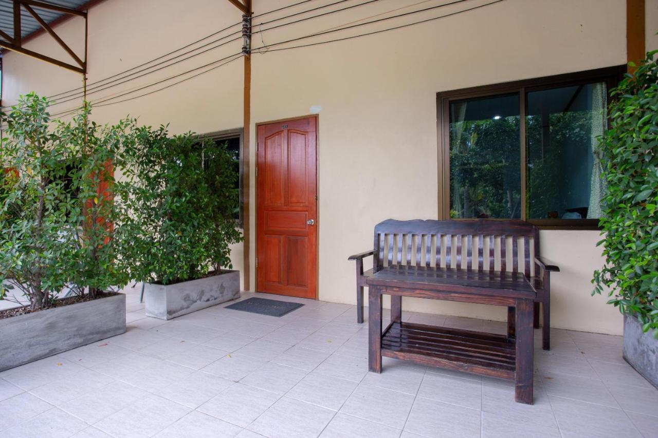 Oyo 909 Guiding Star Resort Чиангмай Екстериор снимка
