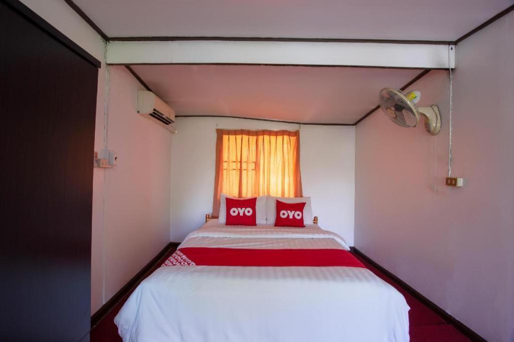 Oyo 909 Guiding Star Resort Чиангмай Екстериор снимка
