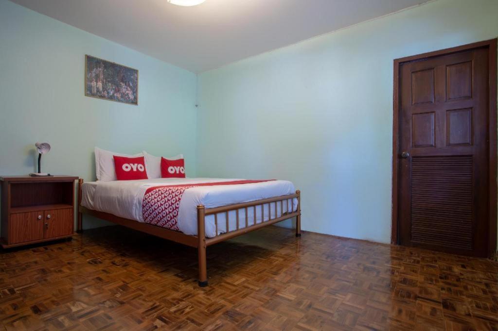 Oyo 909 Guiding Star Resort Чиангмай Екстериор снимка