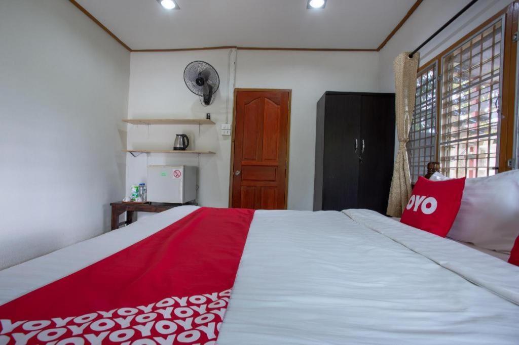 Oyo 909 Guiding Star Resort Чиангмай Екстериор снимка