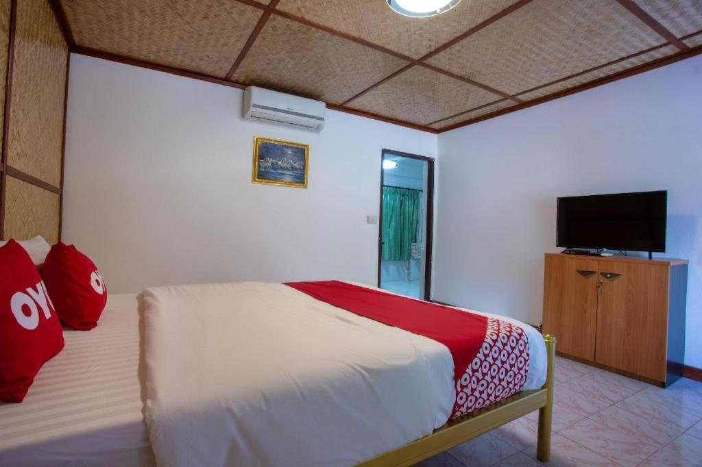 Oyo 909 Guiding Star Resort Чиангмай Екстериор снимка