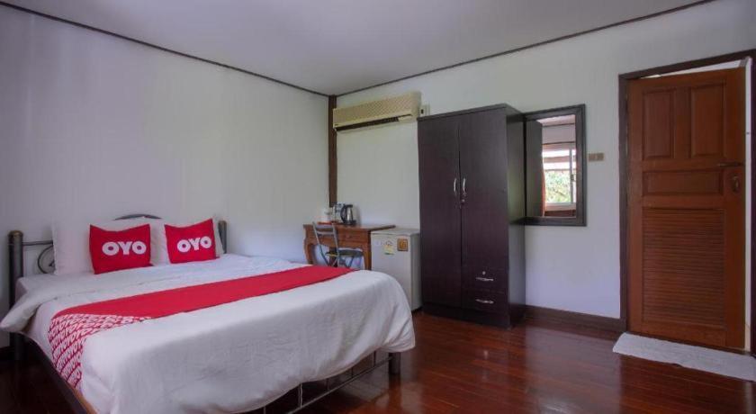 Oyo 909 Guiding Star Resort Чиангмай Екстериор снимка
