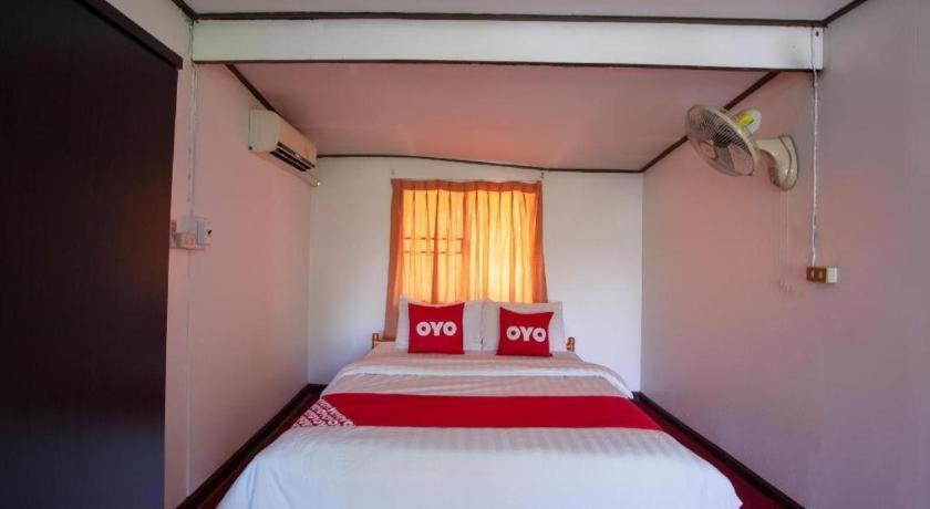 Oyo 909 Guiding Star Resort Чиангмай Екстериор снимка