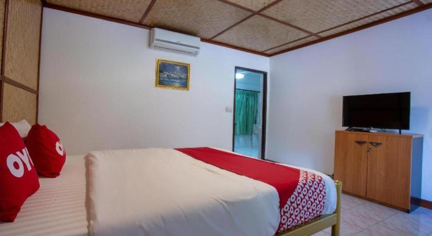 Oyo 909 Guiding Star Resort Чиангмай Екстериор снимка